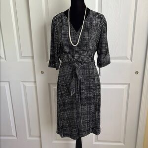 Apt. 9 Black and White V-Neck Sheath Dress